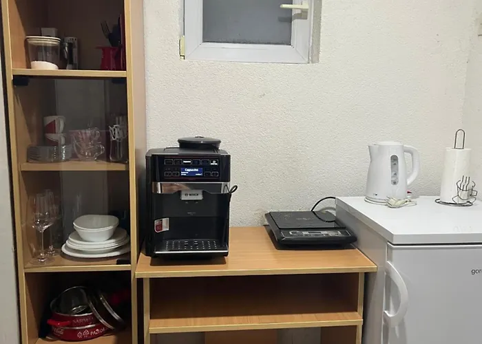 Дом отдыха Sony Apartman-private Parking Is Free - Jacuzzi Is Free